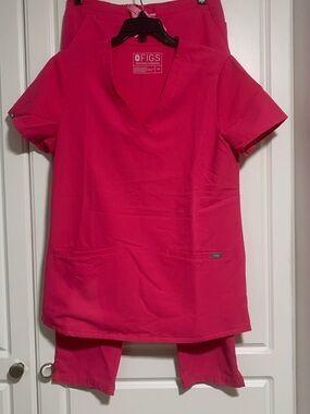 Figs Women's Scrub Top and Pants Set - Hot Pink